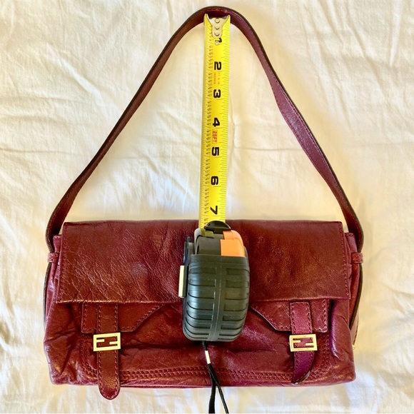 Fendi Baguette Bag - Picture 5 of 16